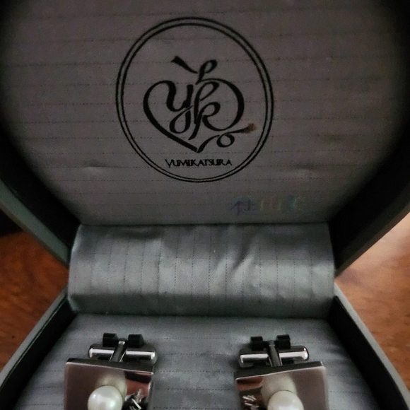 Yumikatsura Set tie clip-on and cufflinks  has real Pearls - Picture 5 of 5